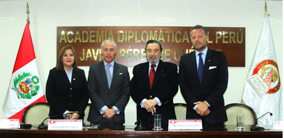 140909_conferencia_rey_cabieses_academia_diplomatica_peru