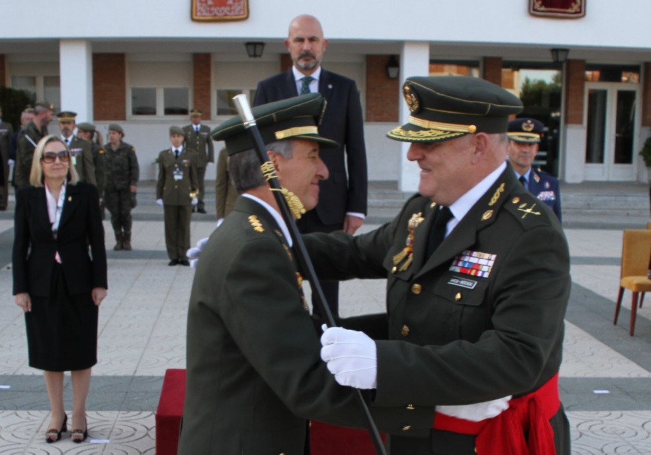 191011_garcia-mercadal-toma_posesion_academia_defensa